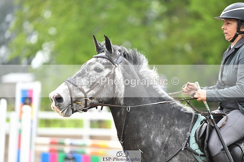 230512-095936-00435 - Cls 10 Snr 85cm Schooling