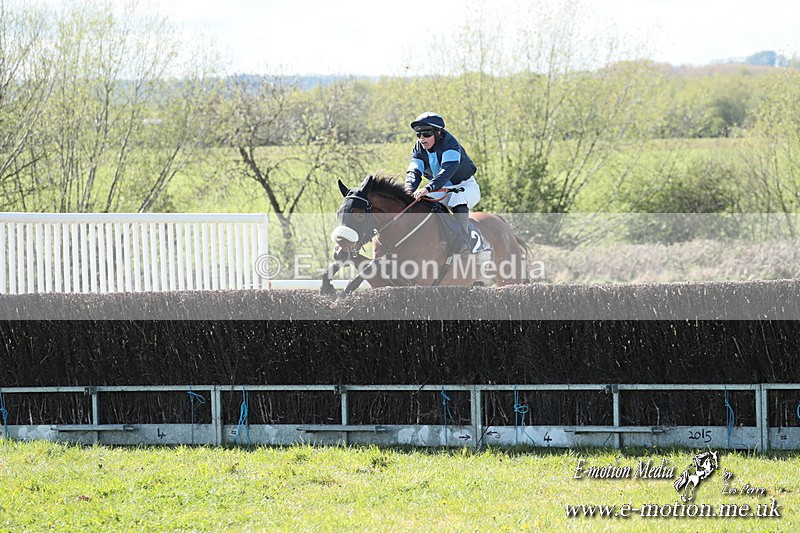 PtP 210425  1009 - Paxford Races Easter Monday 21/04/25
