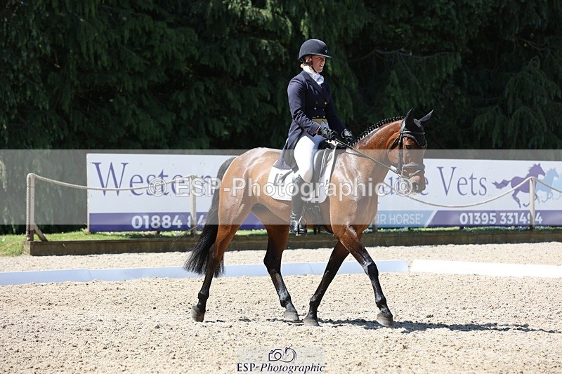 230526-111539-06018 - 151-GREANNANSTOWN_QUARRYMAN_GIRL-Grace_Taylor-WEDTrotUp+DR