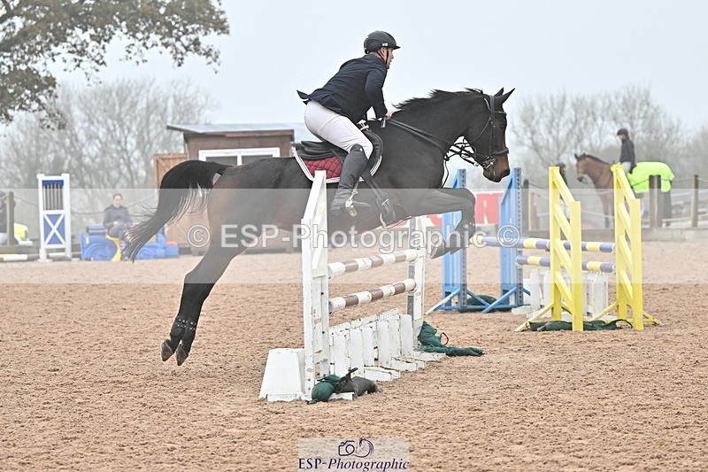 241103A-112001-06997 - SUN Cls 18 British Novice and 90cm Open