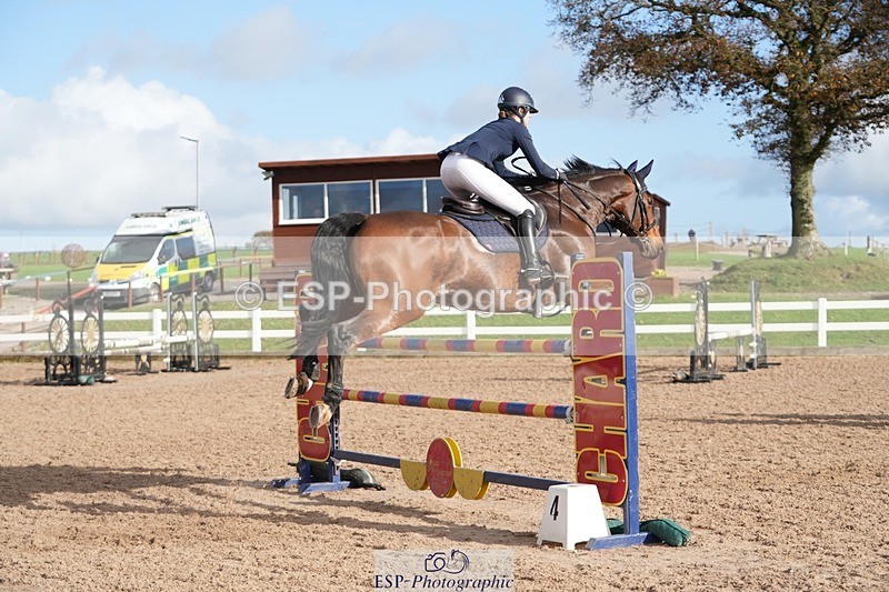251108-132441-02717 - Cls 13 Foxhunter and 1.20m Open