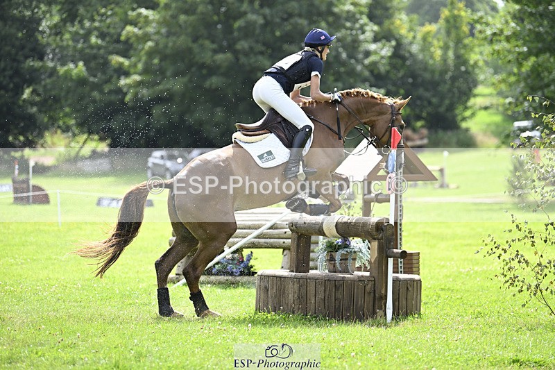 240804-103749-10596 - 353-Maja_Hullah-ORANJE_SPR