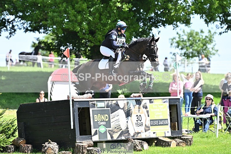 240525-124448-14194 - 101-MORELANDS_CASANOVA-Daisy_Bathe