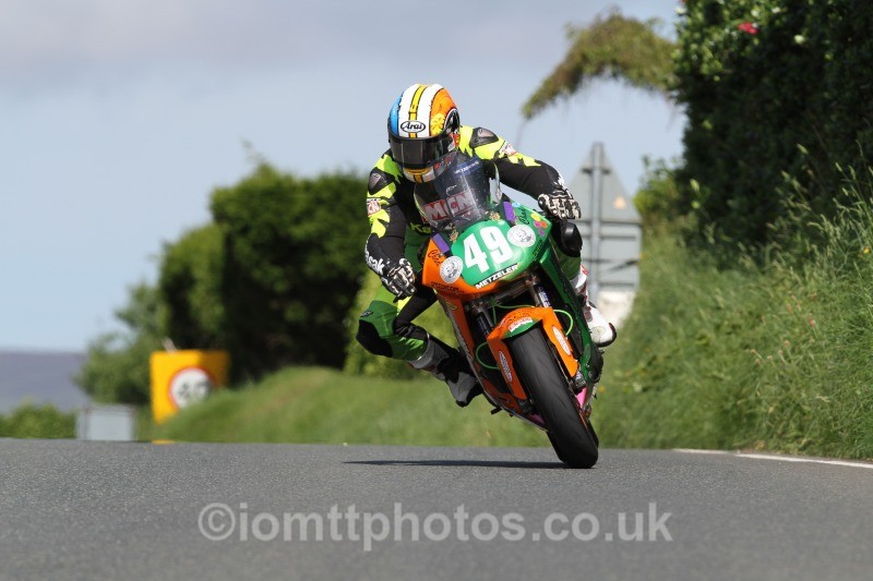 Adam Child Kawasaki / MCN/KEN URWIN RACING - Bikenation Lightweight TT