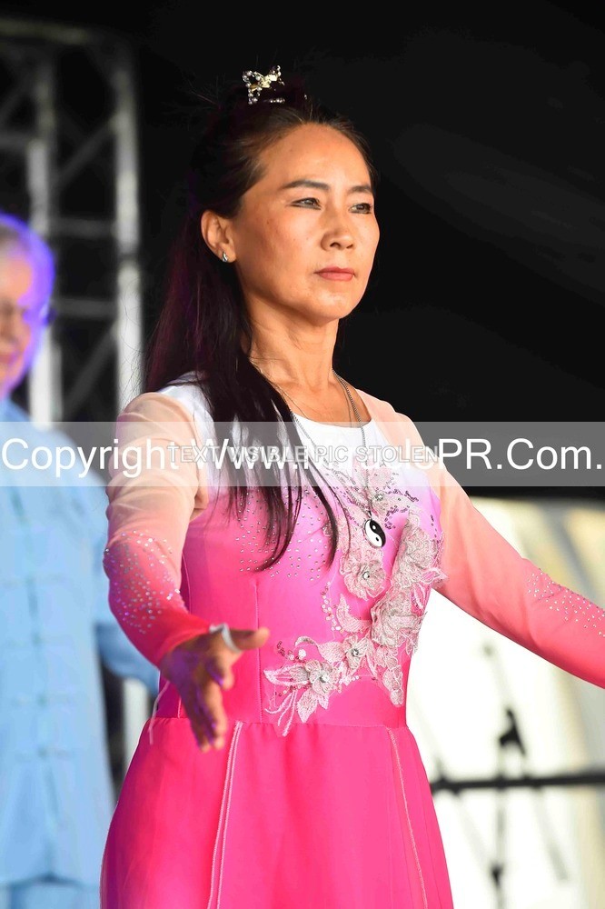 SH4_0058 - Tai Chi with Lisa Kay.