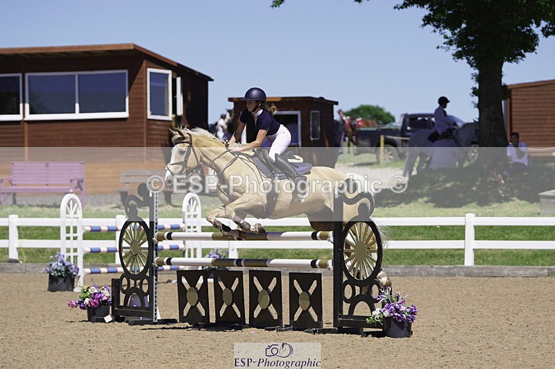 230624A-152322-02213 - Cls 26 Pony Foxhunter & 1.10m Open