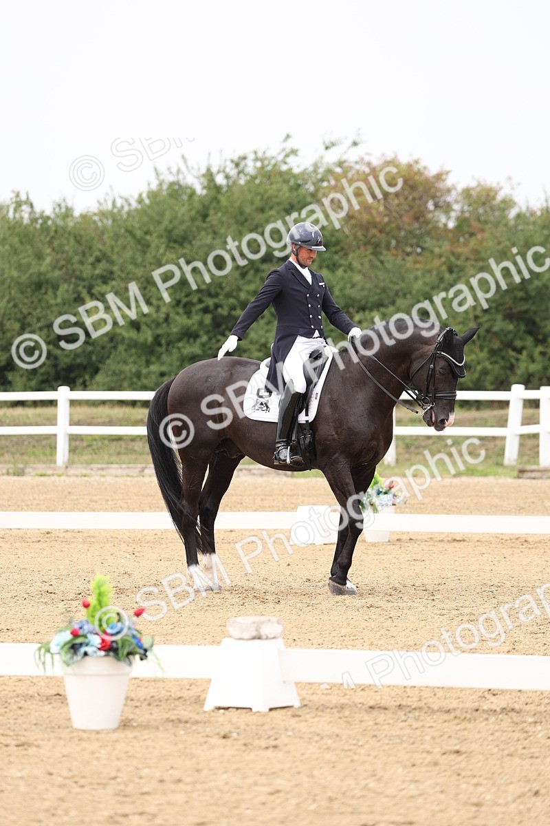 SBM_007642 - Class 9 - FEI INT I - 14.57-15.45