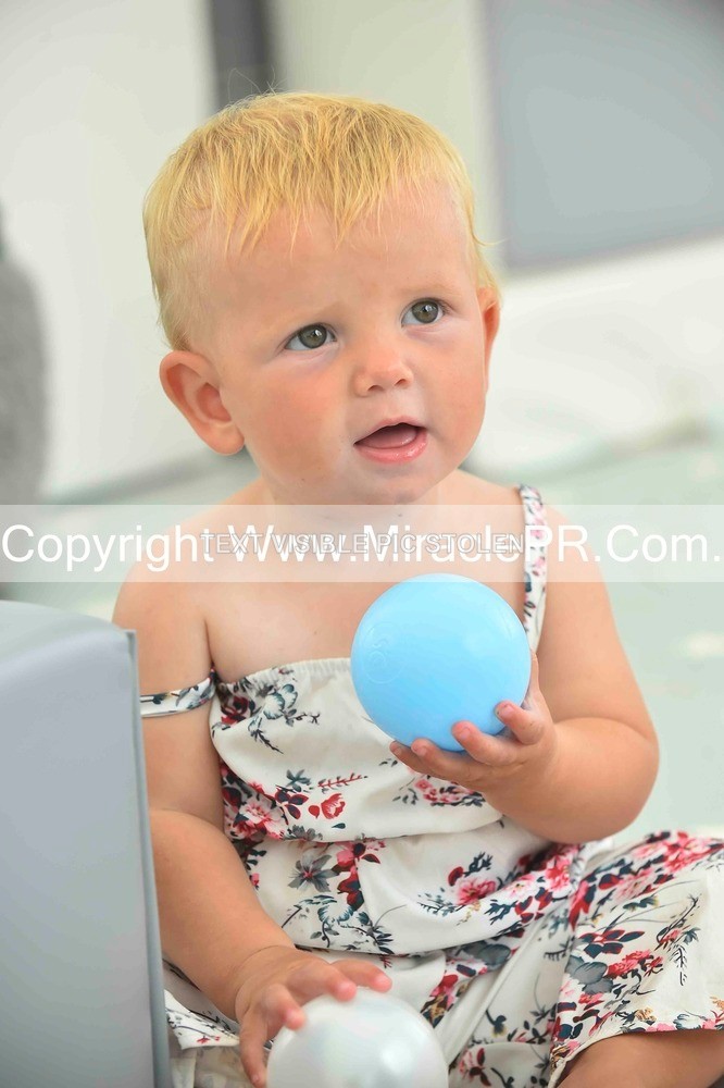 SH4_2096 - Bonny baby competition.