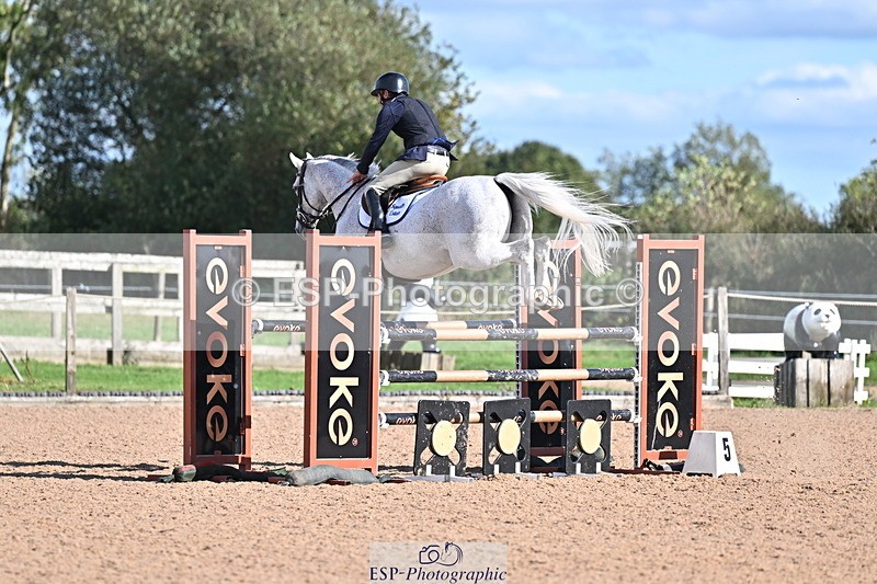 260923B-154934-01057 - Cls 06 Snr Fox & 1.20m Open