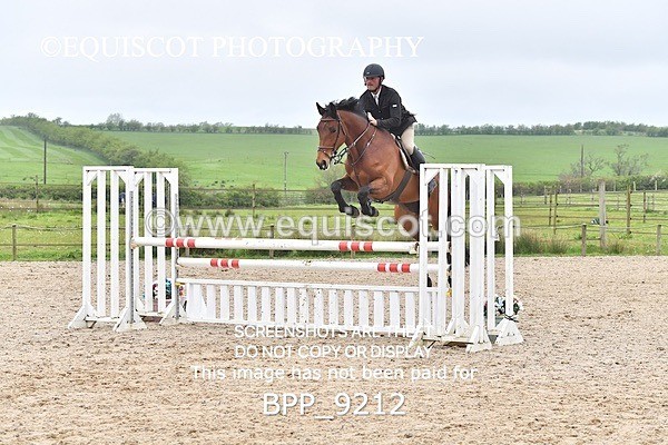 BPP_9212 - CLASS 30 SUN Senior Newcomers/ 1.10m Open