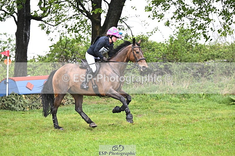 250418-123414-03019 - 080-Tichy.Sanders-SPARHANGER.VELVET