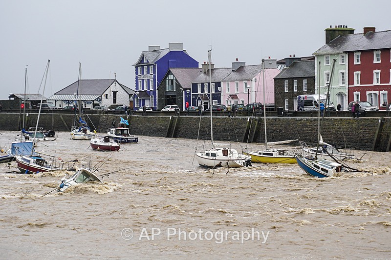 ACP04684-1 - Aberaeron Harbour, during storm Callum 13/10/2018
