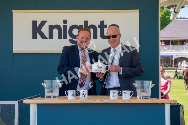 160525-Race 2-Thunder Run-6346 - Race 2 2.42pm Knights Solicitors Handicap