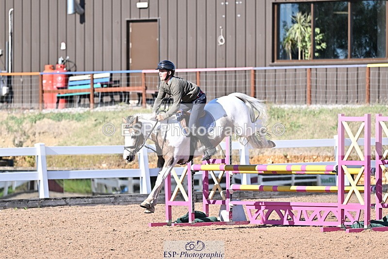 250708A-181219-00429 - 90cm Classes