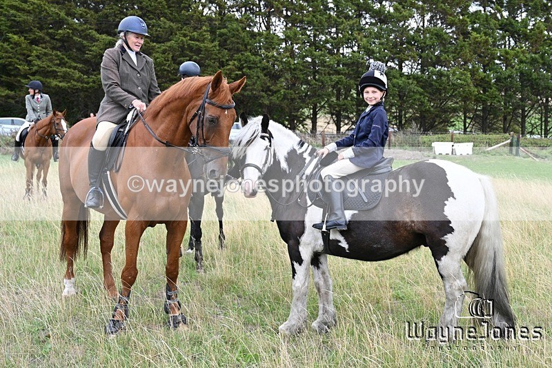 WJ7_0740 - Berks & Bucks Hound Exercise Blewbury 13-09-26
