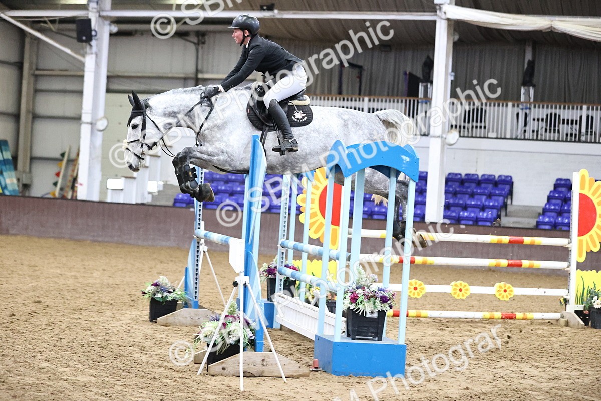 SBM_005571 - Class 17 - Senior Newcomers 1.10m