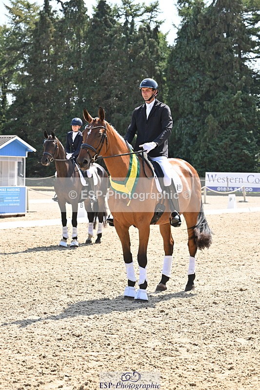 250810A-132431-06556 - Medium SILVER Presentations