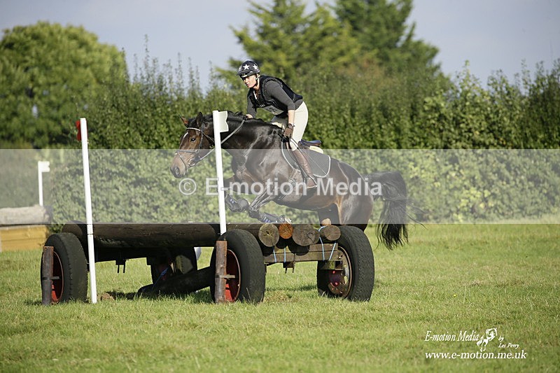  WWHT 171021 4013 - Open (1.00m)  17/10/21