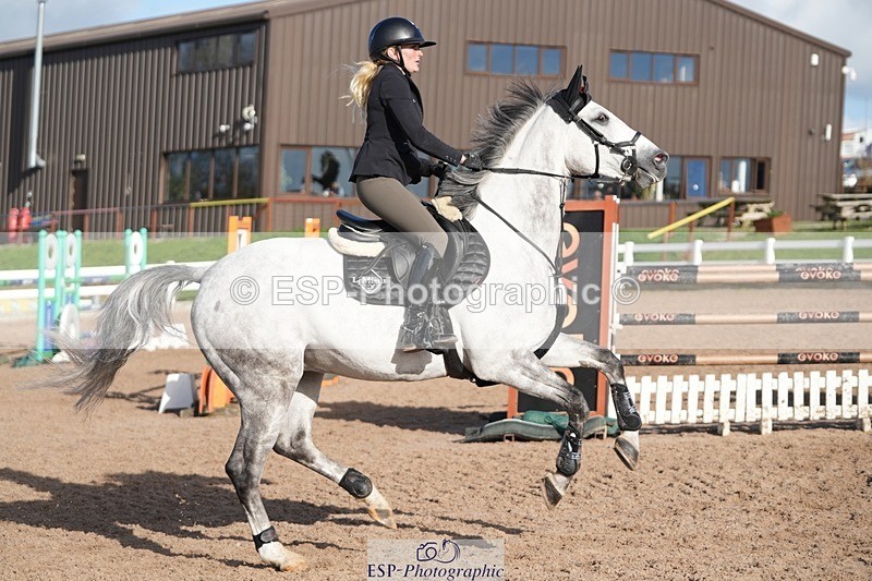 251108-125548-02603 - Cls 13 Foxhunter and 1.20m Open