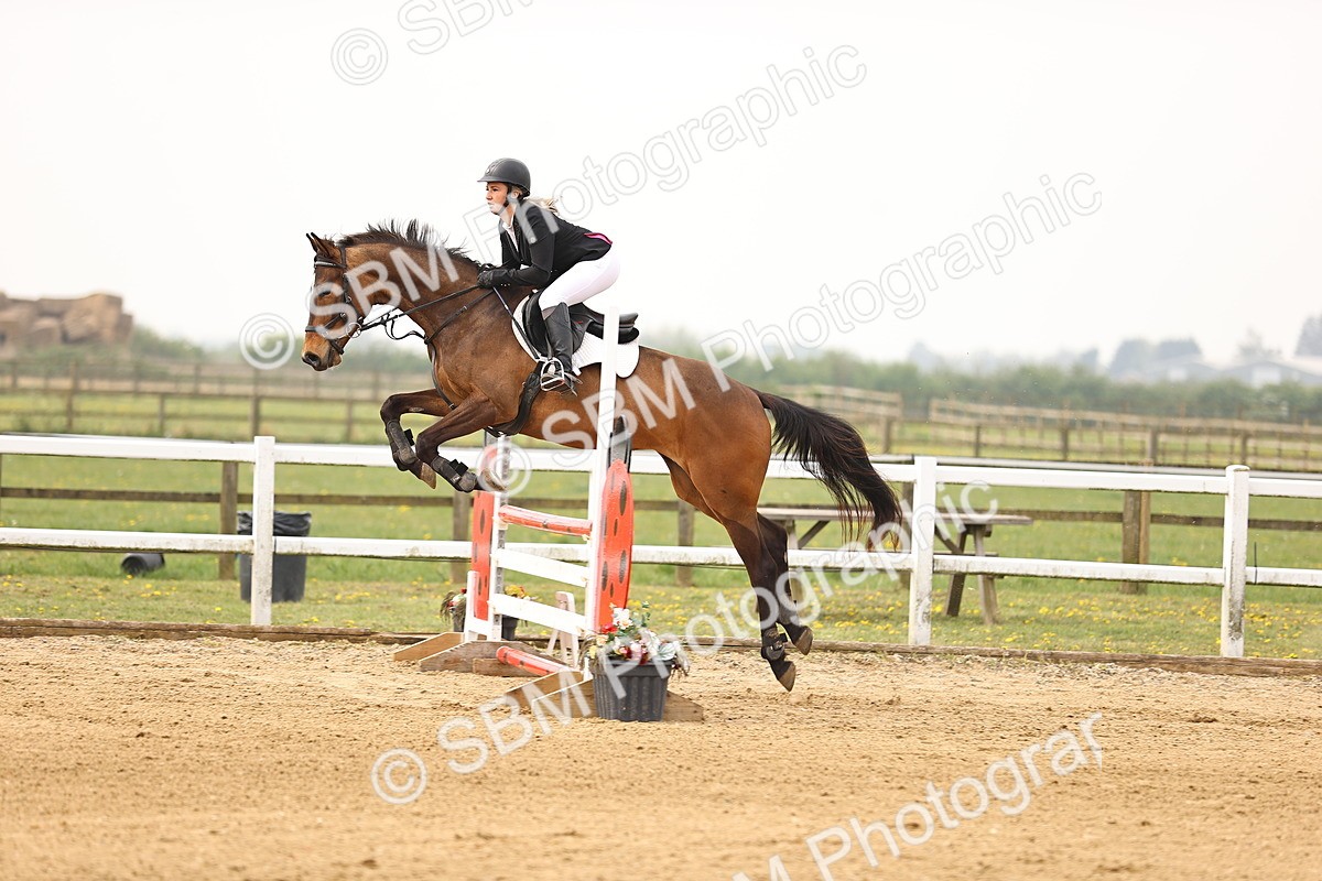  - Class 15 - Senior British novice - 90cm