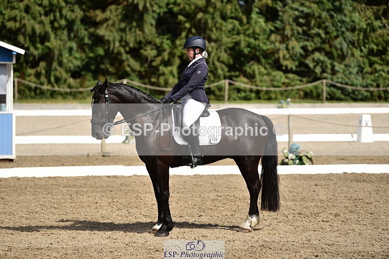 140110A-045436-12312 - 168-Samantha.Pring-Tongwynlais.Moon.Dancer