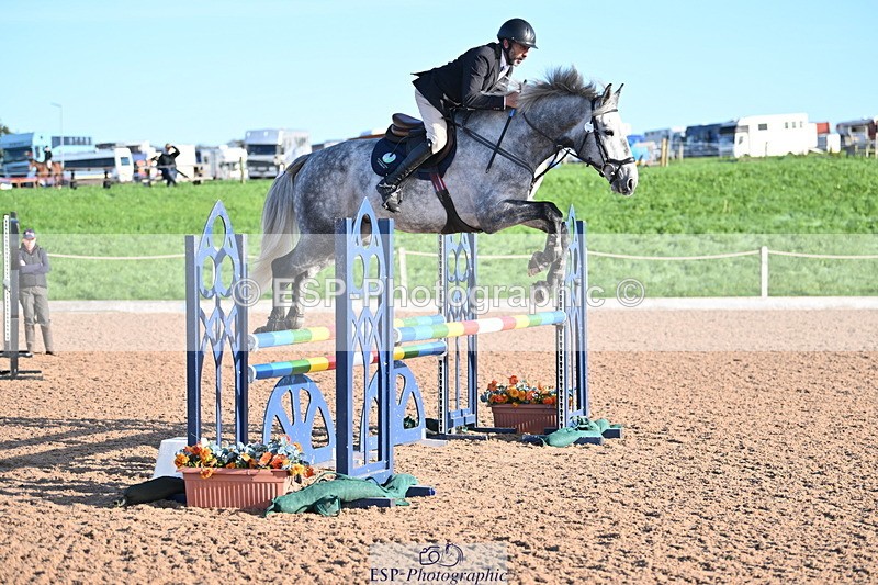 231015A-094136-07016 - Cls 28 Newcomers & 1.10m Open