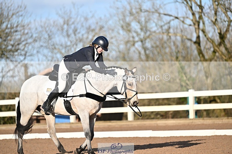 241214-104244-01205 - 146-CHLOE.DUNN-Towerhill.Shamie