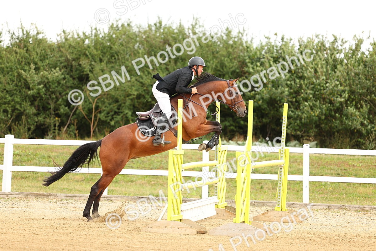 SBM_009872 - Class 3 - Senior Newcomers - 1.10m Open