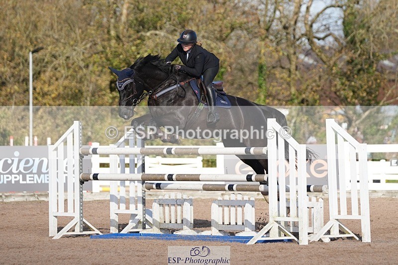 251108-124430-02563 - Cls 13 Foxhunter and 1.20m Open