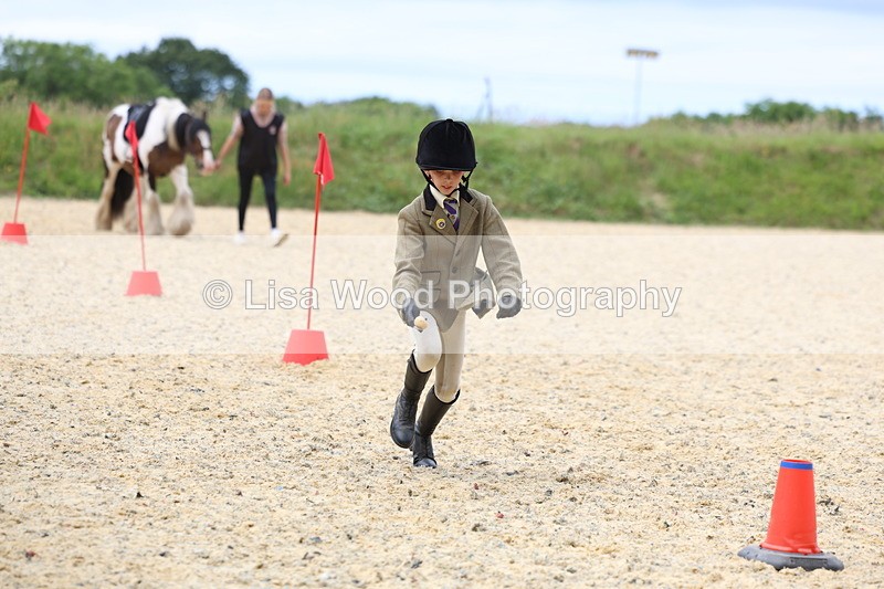 3E7A0130 - Egg and Spoon