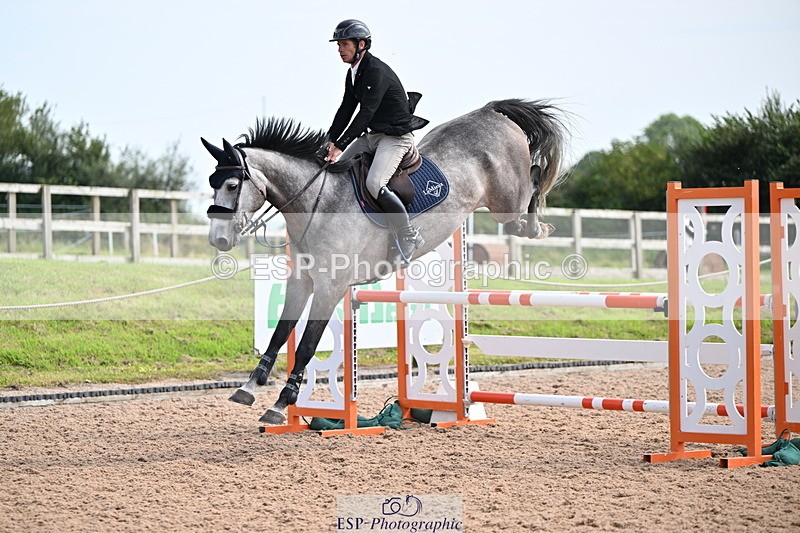 240828A-143954-00968 - Cls 4 Snr Newcomers and 1.10m Open