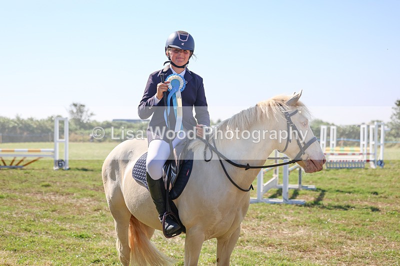 3E7A3010 - Class 1: Club 60cm Juniors and Seniors