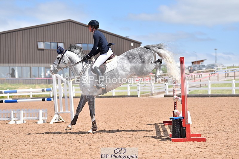 230531A-123427-00328 - Cls 4 Newcomers & 1.10m Open