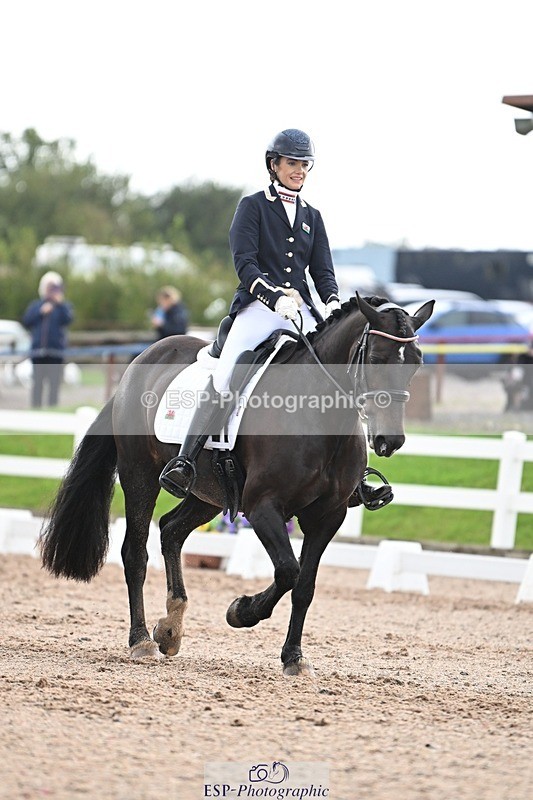 250907-125141-08465 - 005-Jessica.AllenHendrewen.Desert.Lady