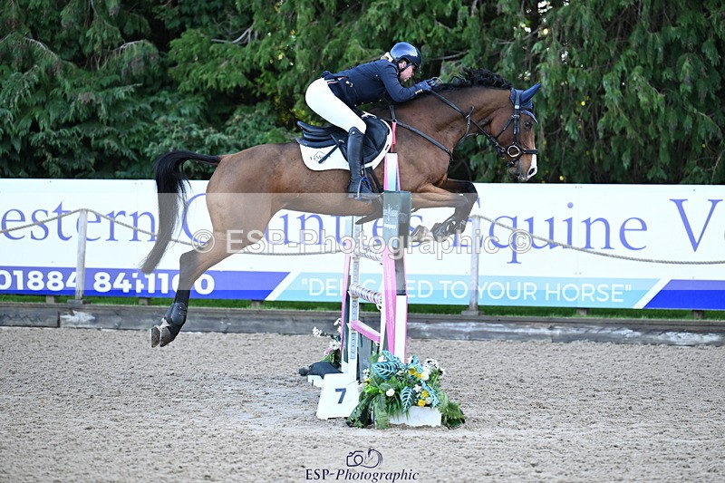 251024A-093349-06112 - B-104-Millie.Juleff