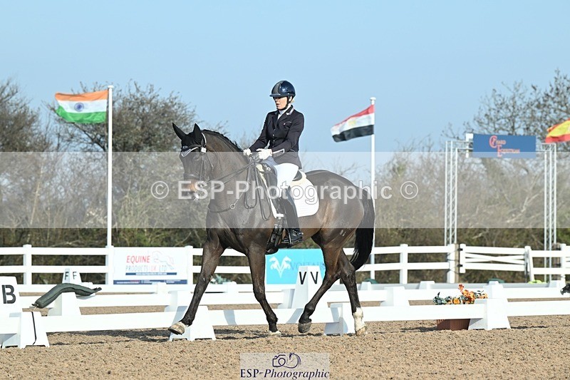 250403-082000-00315 - 018-Louise.Davison-Quamperfect