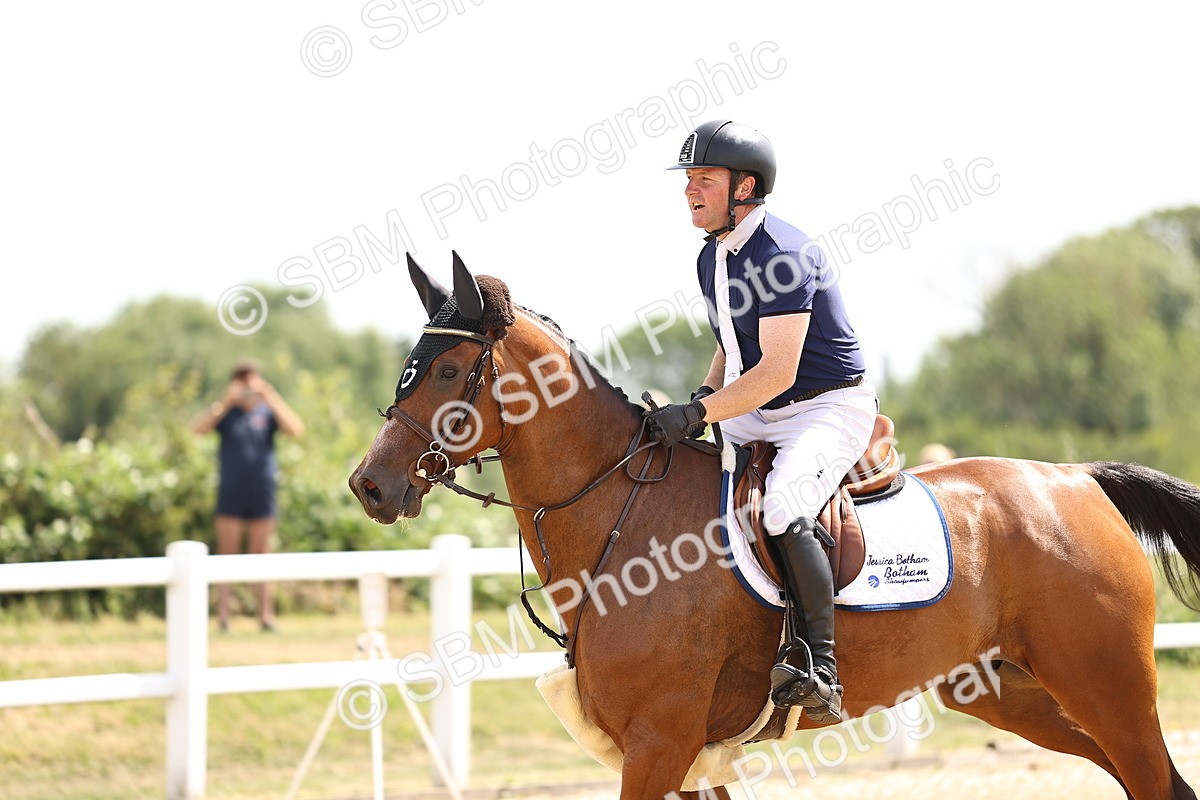 SBM_000600 - Class 15 - Redpost Equestian Senior Foxhunter - 1.20m