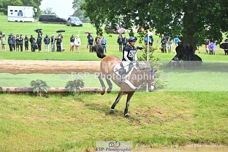 240526-133740-22958 - 520-LONDON_52-Laura_Collett