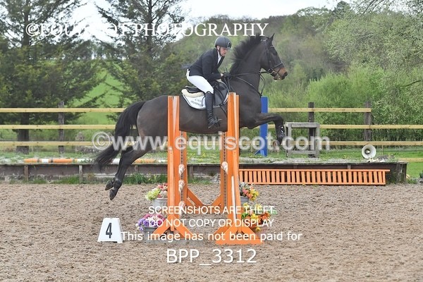 BPP_3312 - CLASS 14 SUN Senior BritiNovice/ 90cm Open