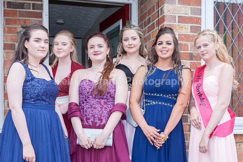 7SKJ0374 - Katie Doyle and friends Pre Prom