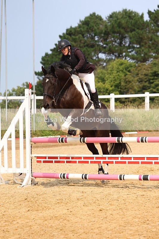 3E7A1316 - Class 4: Senior British Novice/90cm open
