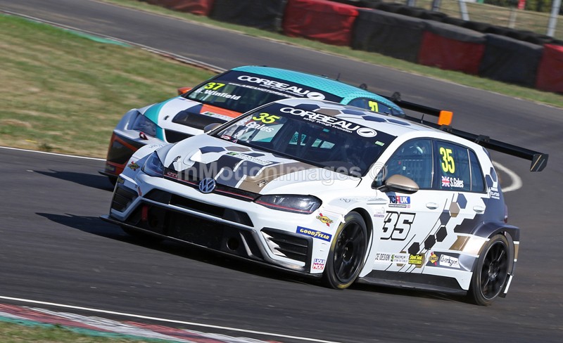  - TCR UK @ Castle Combe