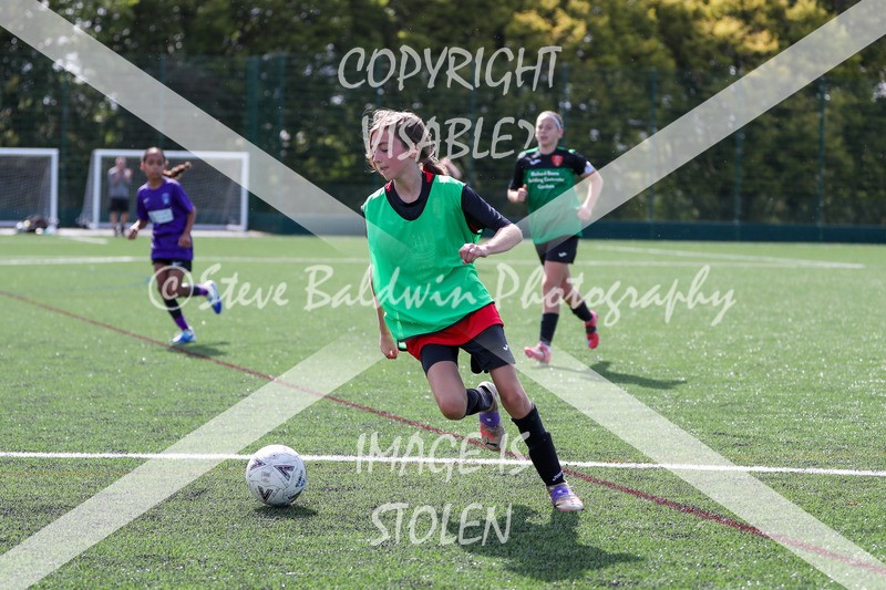 1DX20120 - 2025-09-13 FC Abbey Meads U13 Blue Girls V AFC Corsham U13 Pumas