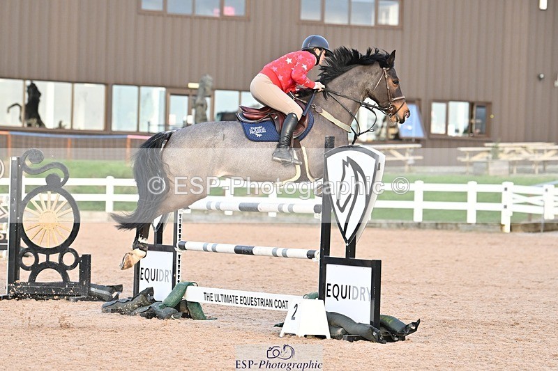 241208-141048-01895 - Cls 22 Foxhunter and 1.20m Open