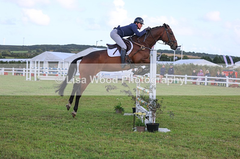 3E7A4837 - Class C1: Showjumping Senior Newcomers/1.10m open