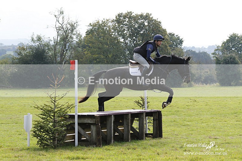  WWHT 171021 2886 - Intermediate (0.90m)  17/10/21