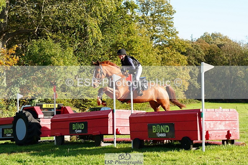 251025A-151436-21549 - G-560-Josie.Dix