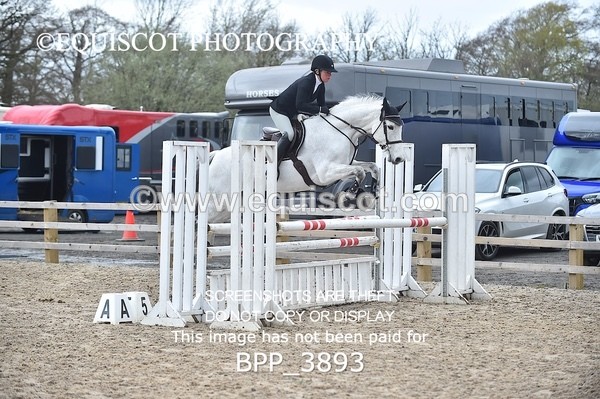 BPP_3893 - CLASS 4 Senior Newcomers/ 1.10m Open