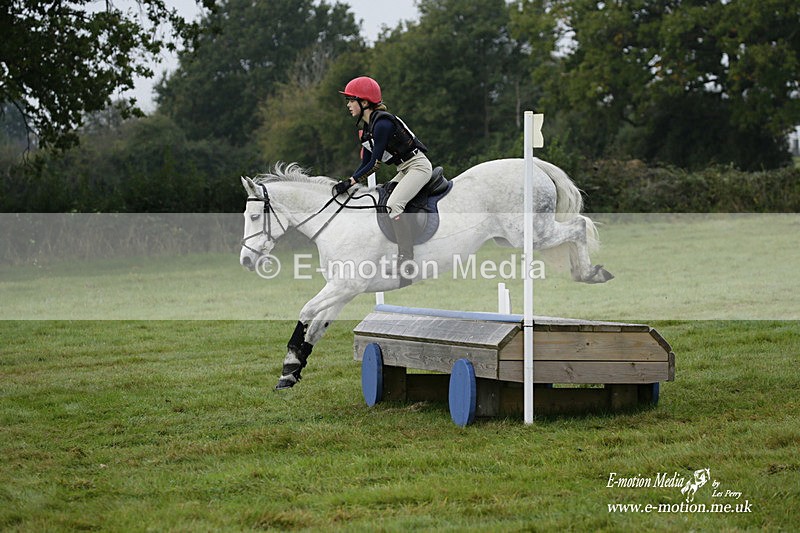 WWHT 171021 0228 - Novice Restricted (0.80m)  17/10/21