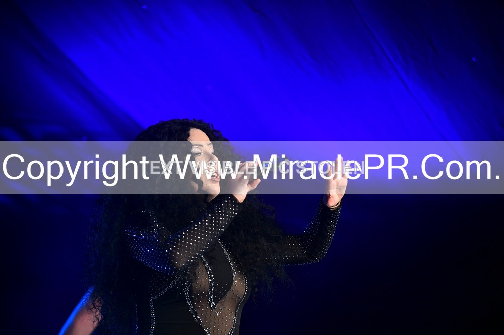 SH4_6067 - The Cher Experience